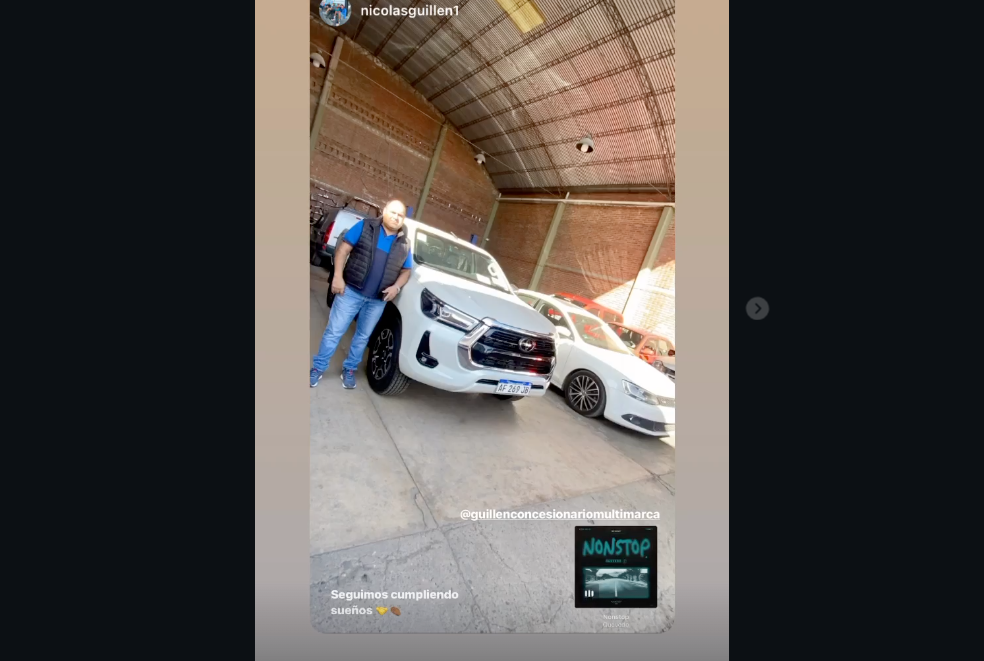 Cliente retirando camioneta